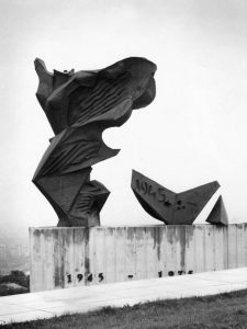 Το Μνημείο της Απελευθέρωσης, 1975, σφυρήλατος χαλκός, ύψος 860 εκ., πόλη Πετς, Ουγγαρία